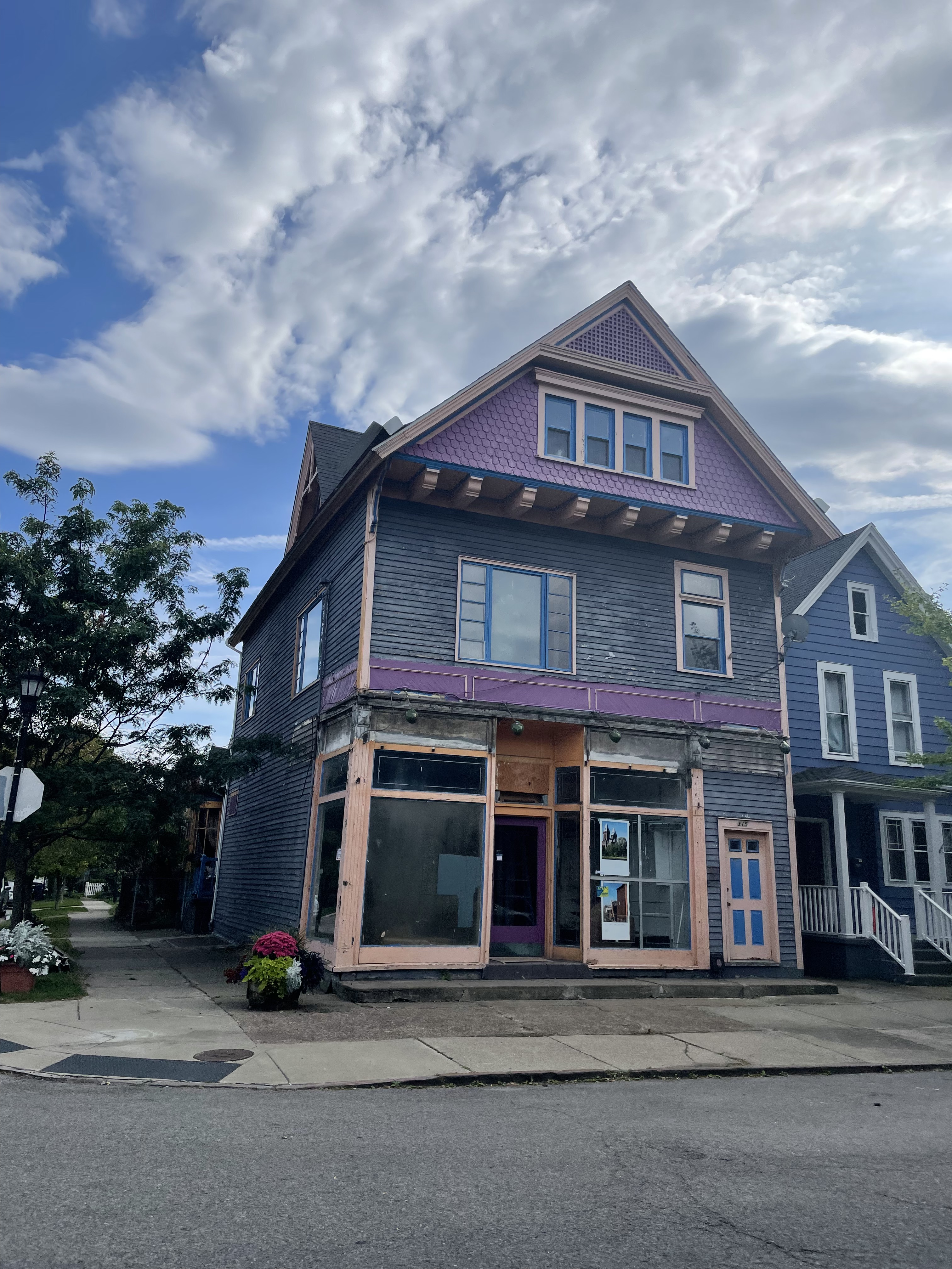 If Music Be storefront, before restoration