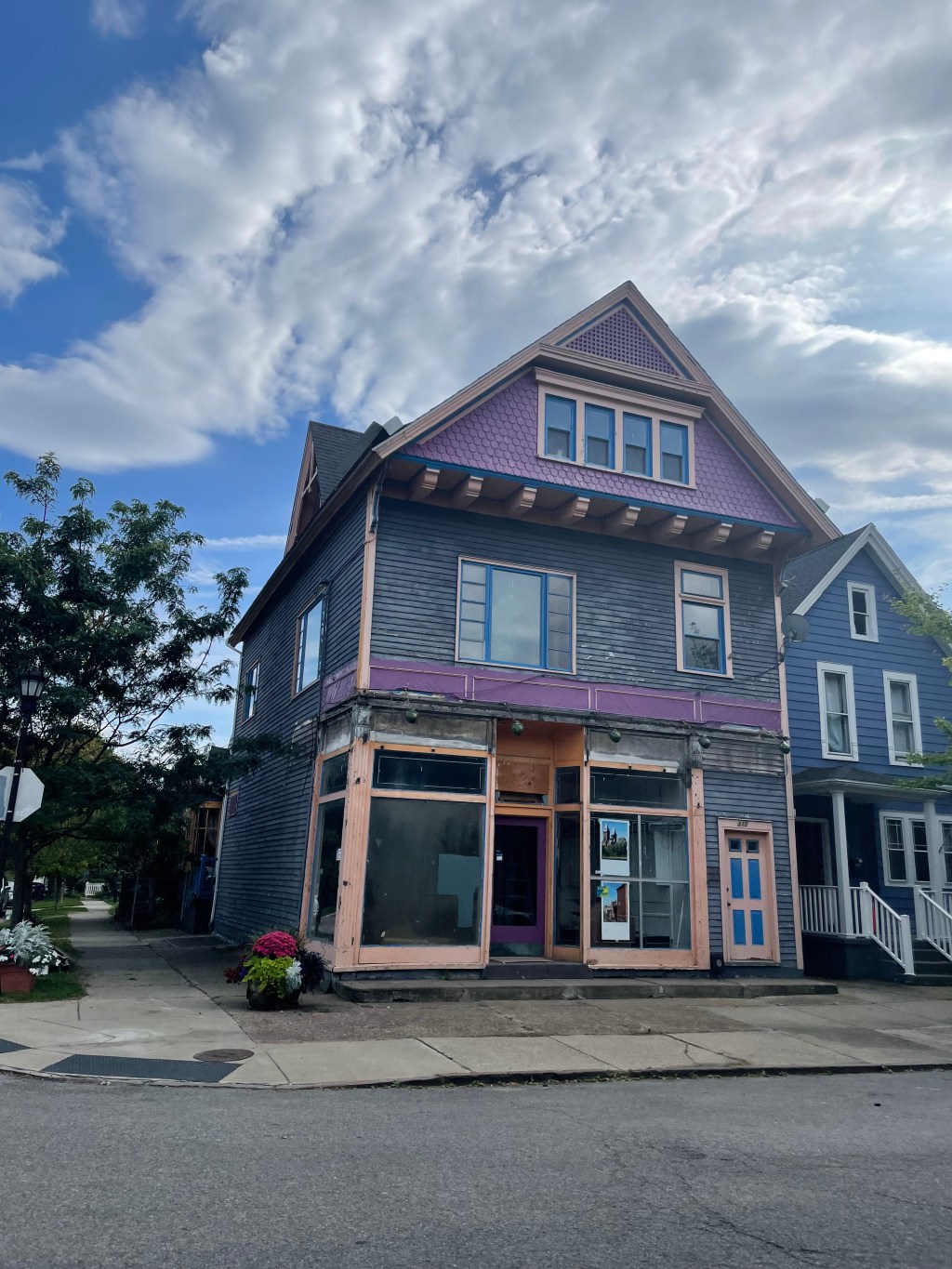 If Music Be storefront, before restoration